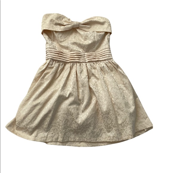 Dresses & Skirts - Strapless dress